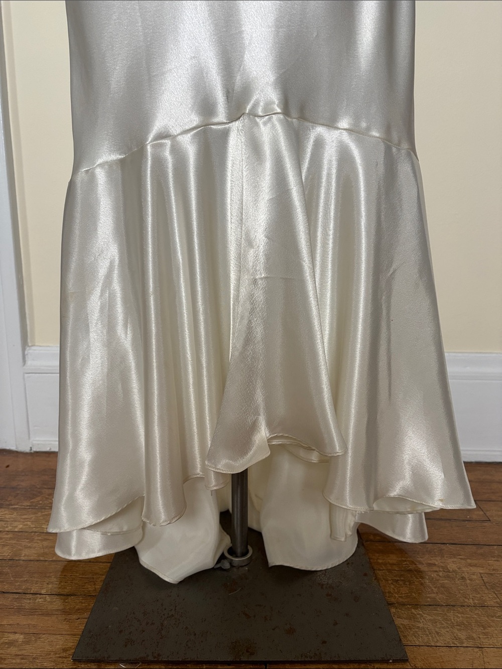 Vintage Jessica Lynn CollectionIvory Satin Slip Dress with Sheer Back & Appliqué - Picture 2 of 16